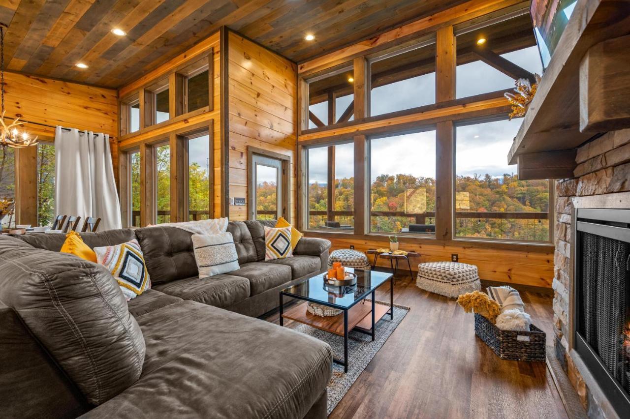 2021 Cabin - Gorgeous Fall Views, GameRm, HotTub, Xbox, Bears, Gatlinburg 10min&Ober 5min Exterior foto