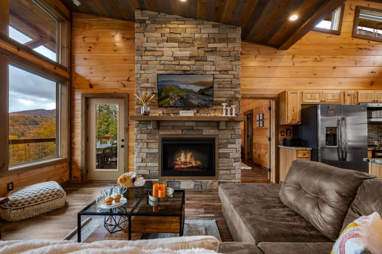 2021 Cabin - Gorgeous Fall Views, GameRm, HotTub, Xbox, Bears, Gatlinburg 10min&Ober 5min Exterior foto