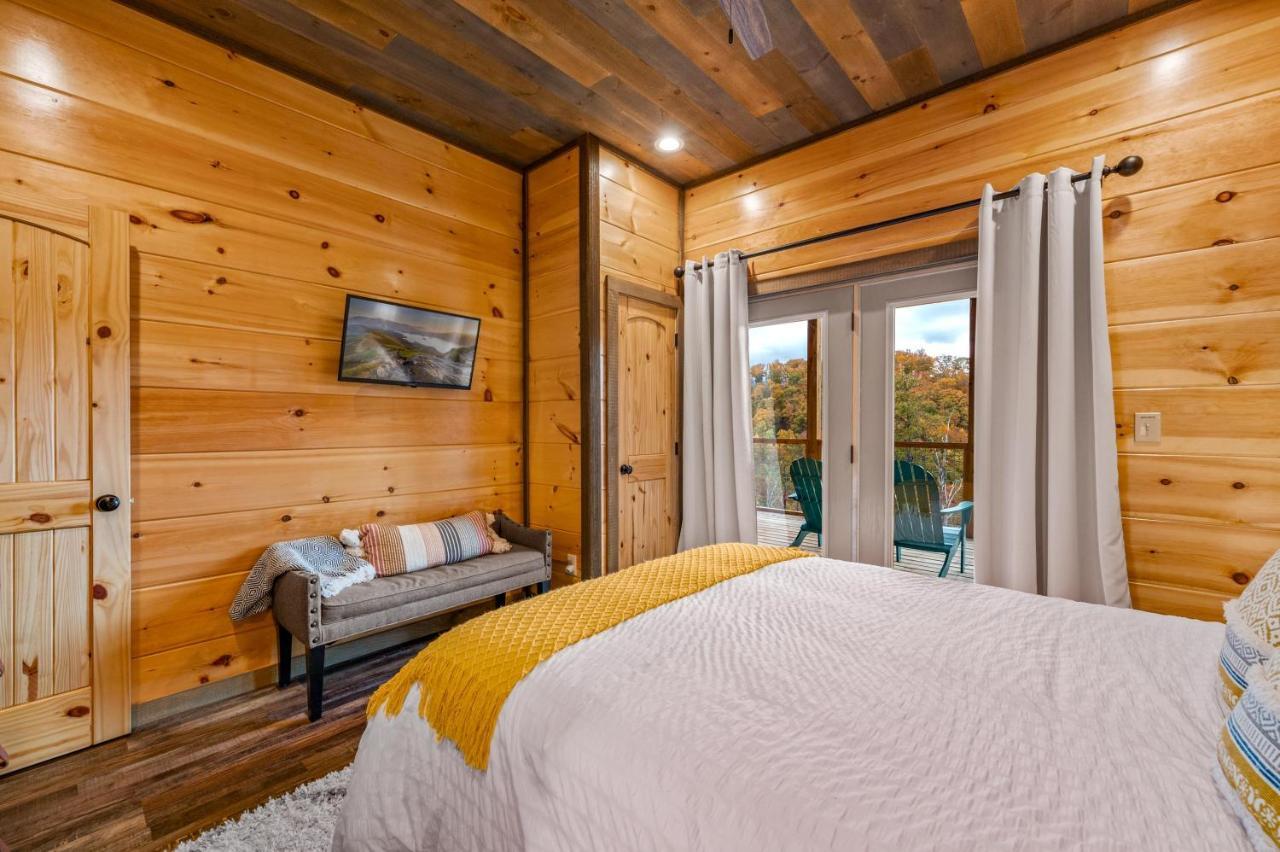 2021 Cabin - Gorgeous Fall Views, GameRm, HotTub, Xbox, Bears, Gatlinburg 10min&Ober 5min Exterior foto