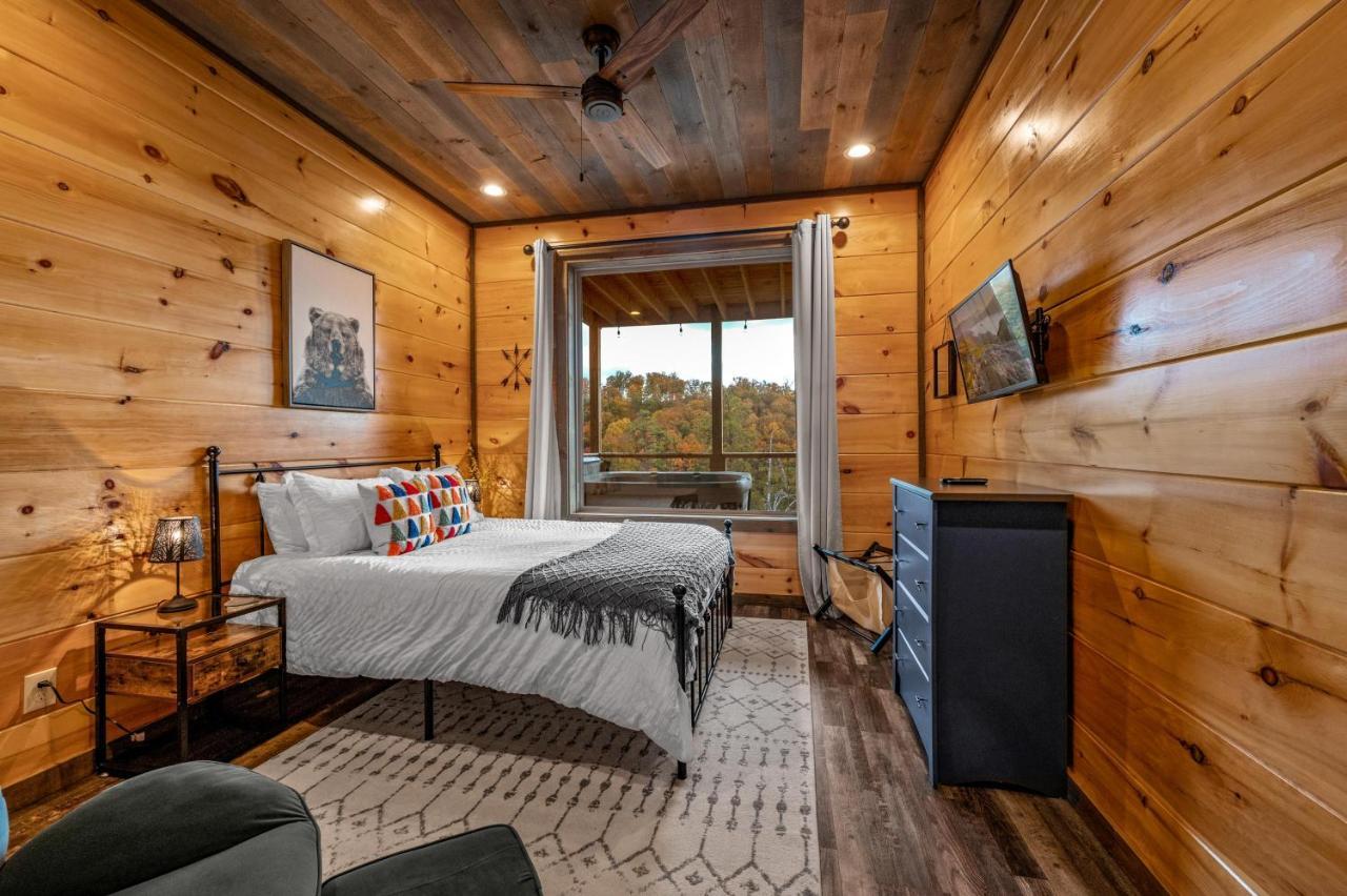 2021 Cabin - Gorgeous Fall Views, GameRm, HotTub, Xbox, Bears, Gatlinburg 10min&Ober 5min Exterior foto