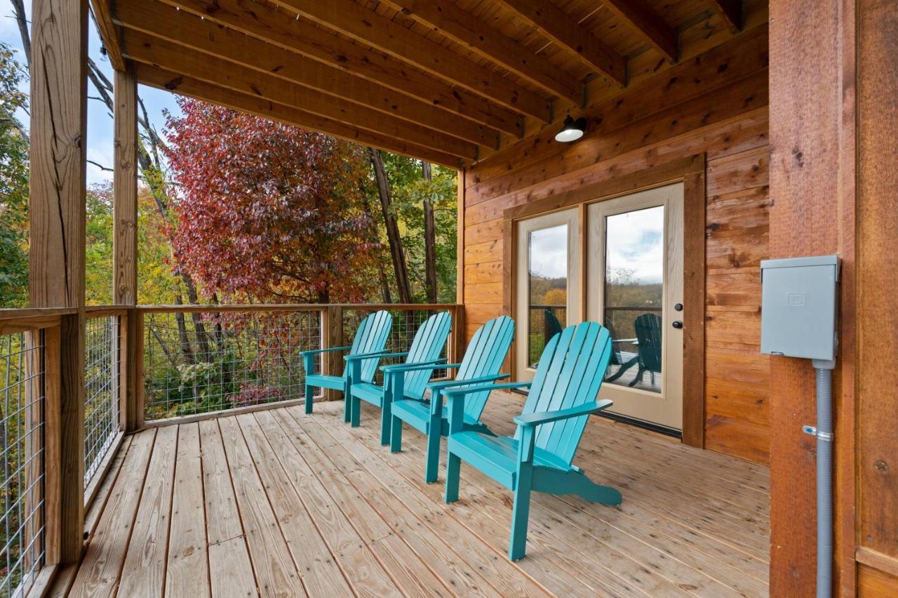 2021 Cabin - Gorgeous Fall Views, GameRm, HotTub, Xbox, Bears, Gatlinburg 10min&Ober 5min Exterior foto