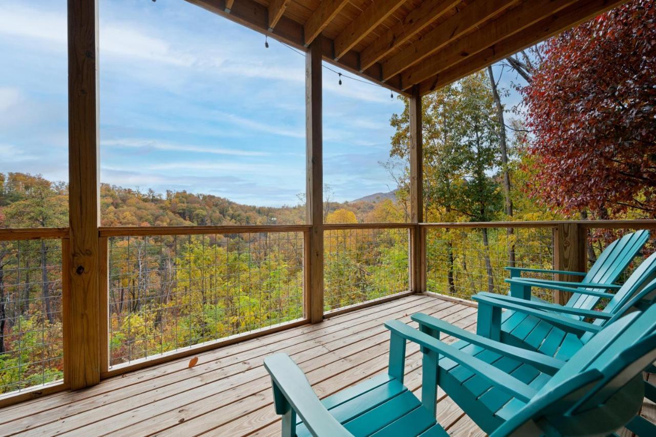 2021 Cabin - Gorgeous Fall Views, GameRm, HotTub, Xbox, Bears, Gatlinburg 10min&Ober 5min Exterior foto