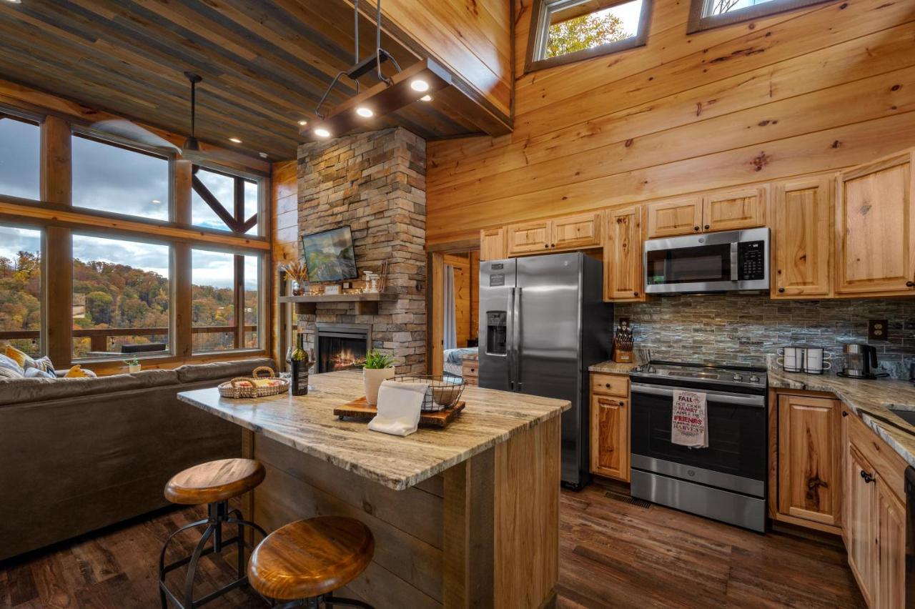 2021 Cabin - Gorgeous Fall Views, GameRm, HotTub, Xbox, Bears, Gatlinburg 10min&Ober 5min Exterior foto