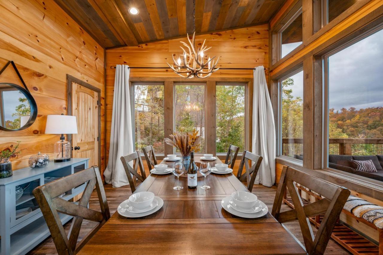 2021 Cabin - Gorgeous Fall Views, GameRm, HotTub, Xbox, Bears, Gatlinburg 10min&Ober 5min Exterior foto